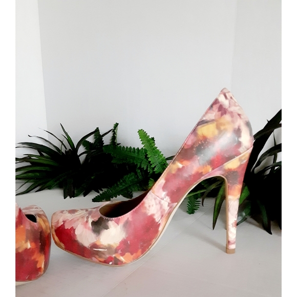 Bcbgeneration Washed Floral Parade Platform Pump - Picture 12 of 14